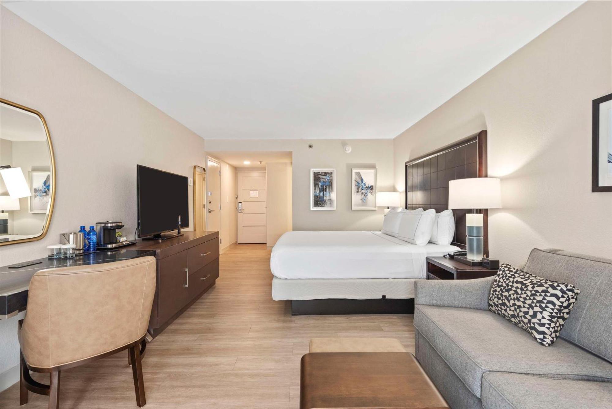 Doubletree By Hilton Columbus Hotel Ngoại thất bức ảnh