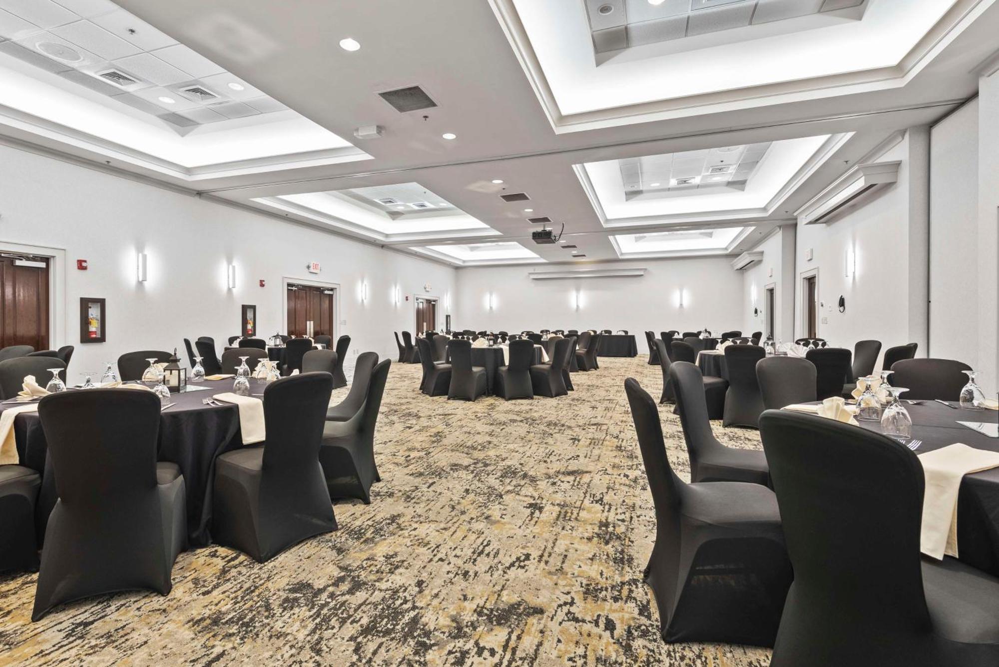 Doubletree By Hilton Columbus Hotel Ngoại thất bức ảnh