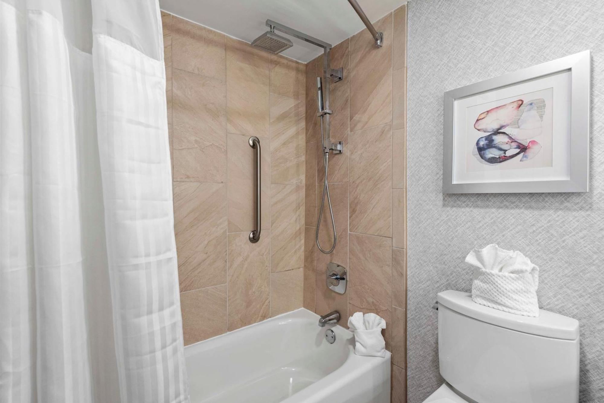 Doubletree By Hilton Columbus Hotel Ngoại thất bức ảnh