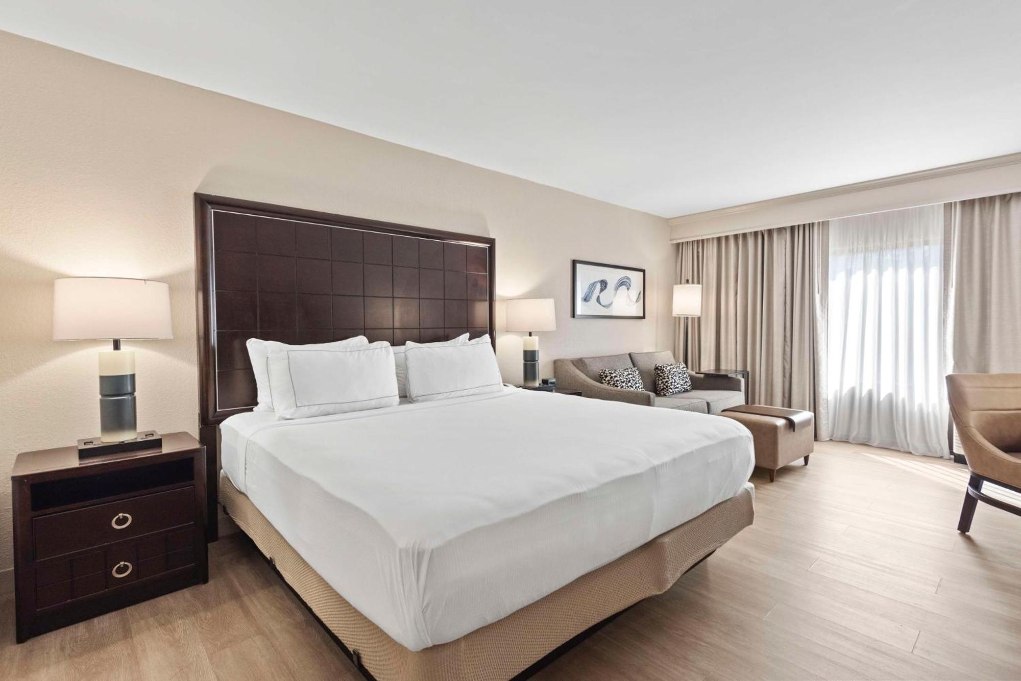 Doubletree By Hilton Columbus Hotel Ngoại thất bức ảnh