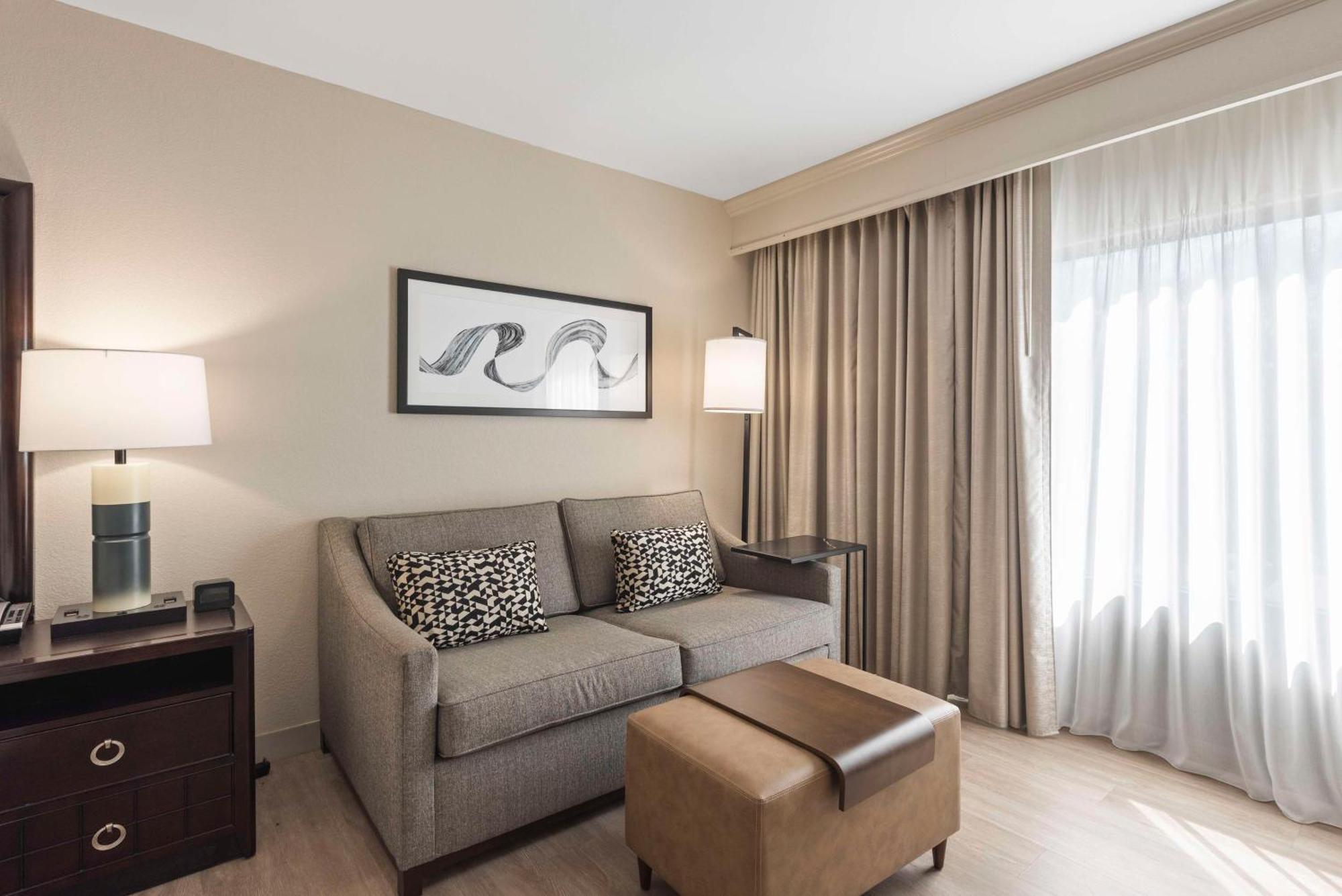 Doubletree By Hilton Columbus Hotel Ngoại thất bức ảnh