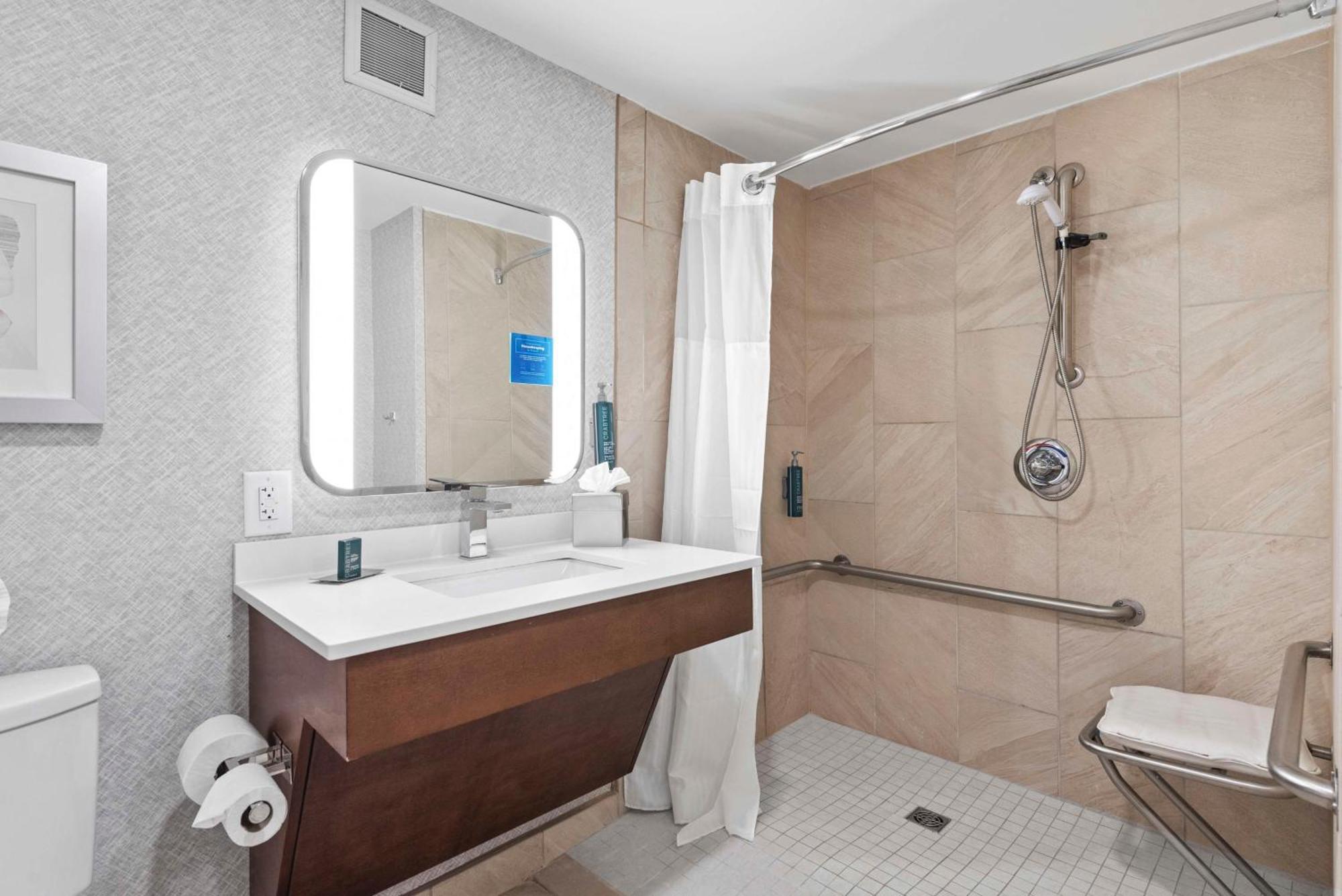 Doubletree By Hilton Columbus Hotel Ngoại thất bức ảnh